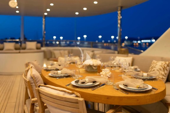 Sun Deck Dinning Table