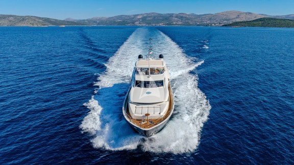 Arago Aerial Underway bow