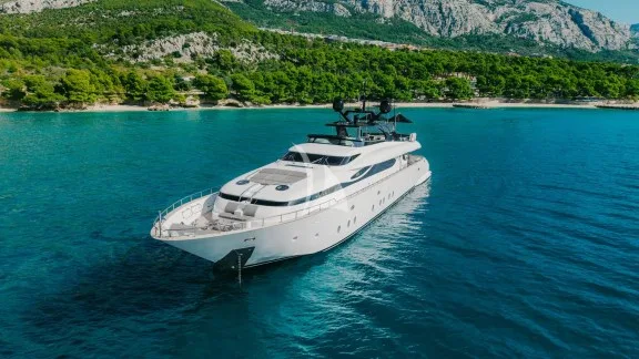 Image of Cynthia yacht #4