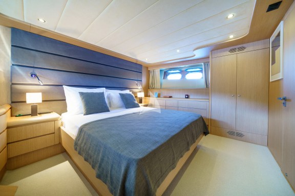 PHANTOM master cabin retreat