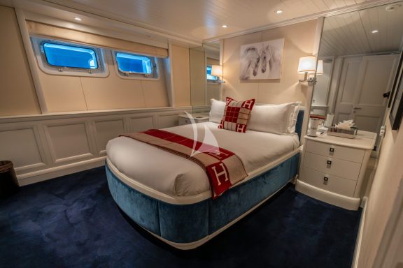 Double Cabin