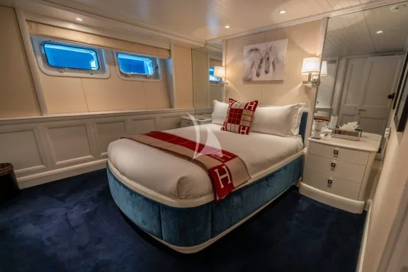 Double Cabin