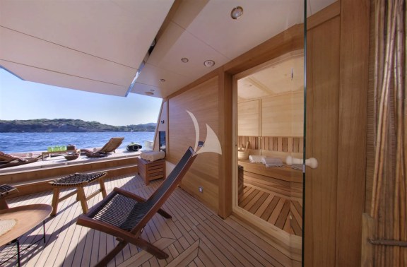 Beach Club with swimming platform (5 x 4.4m), sauna, shower & a wide range of gym equipment (36 sq.meters total)