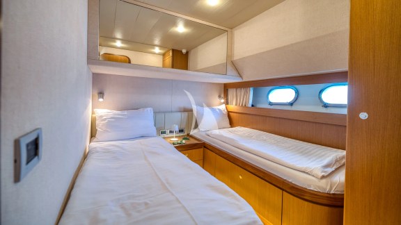 Twin cabin