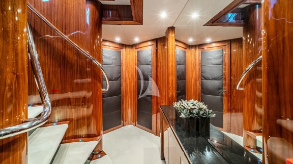 Arago Lower deck cabins corridor
