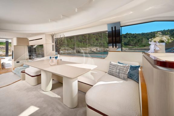 M-Y Aglaya Dining