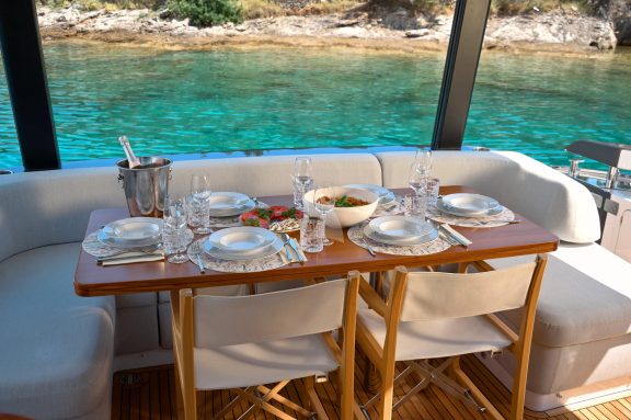 M-Y Aglaya Aft Dining table