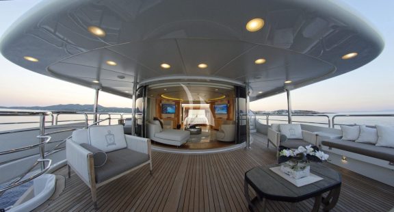 Upper deck aft lounge