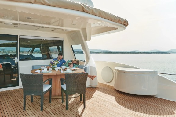 Friend's boat sundeck dinning area