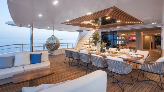 aft lounge