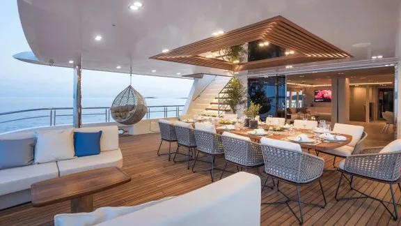 aft lounge