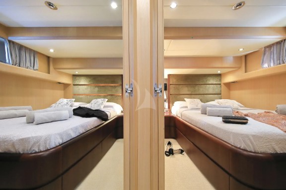 HOPE I two double cabins