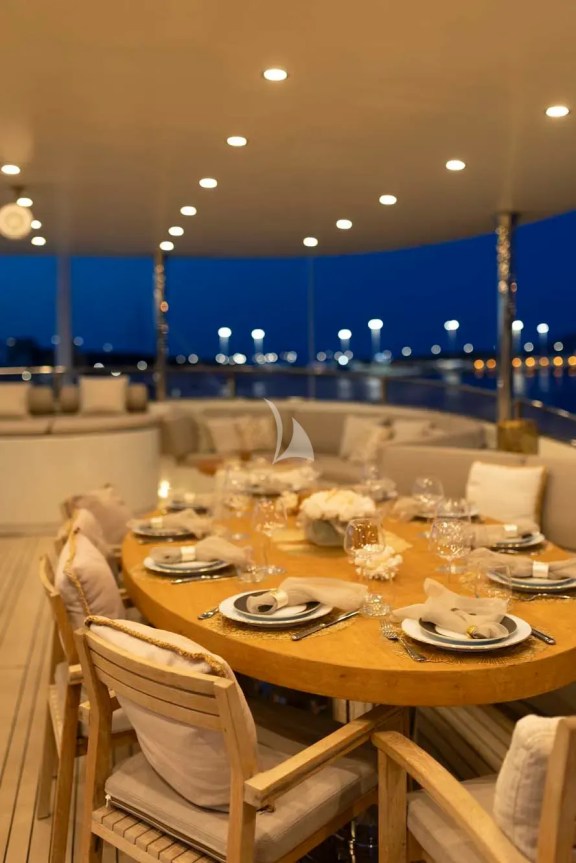 Sun Deck Dinning Table