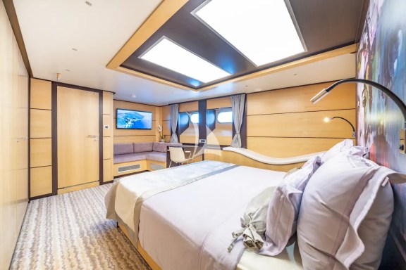 Image of NAVILUX yacht #24