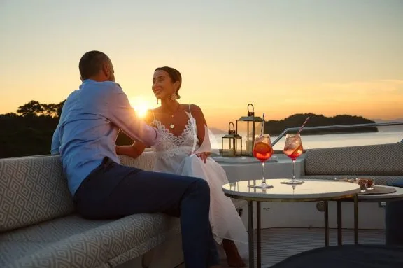 Lifestyle sunset cocktails