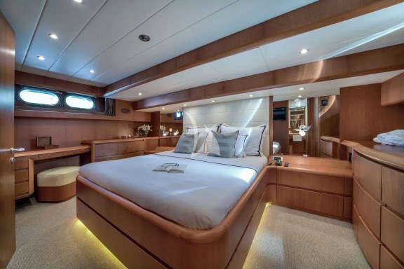 Image of JANTAR yacht #5