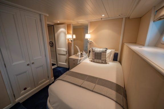 Single Cabin