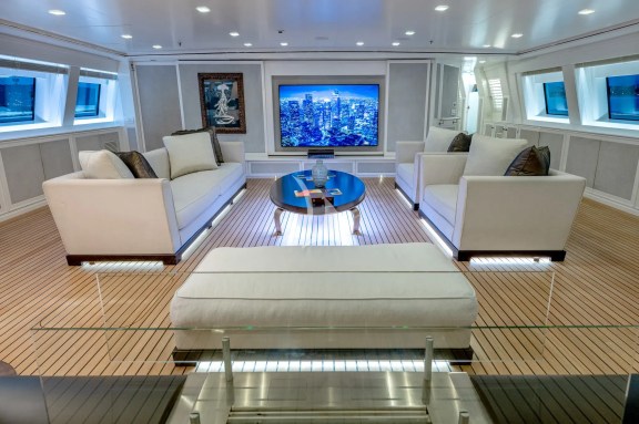 Main deck salon