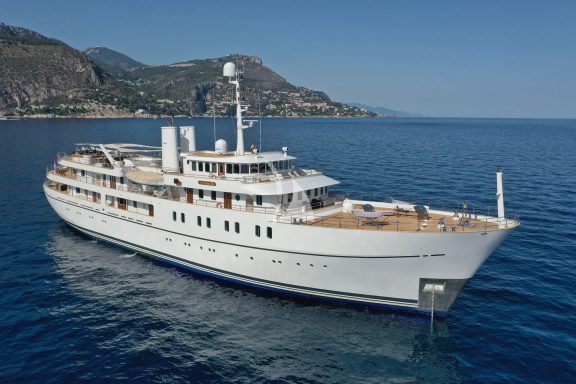 EXTERIOR 3