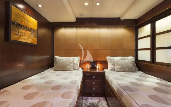 Twin cabin