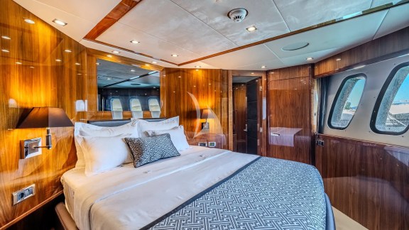 Arago Double cabin View