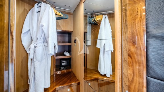 Arago Double wardrobe