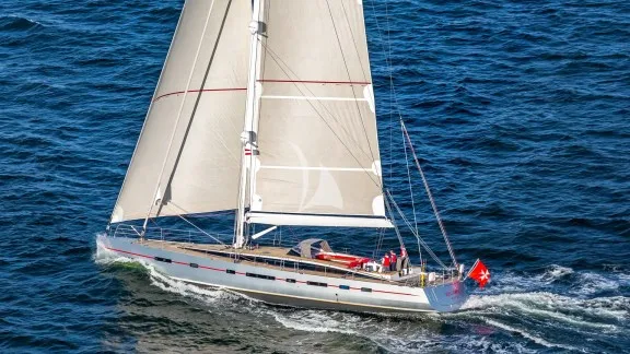 Portside sailing
