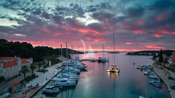 Image of AMADA MIA yacht #27