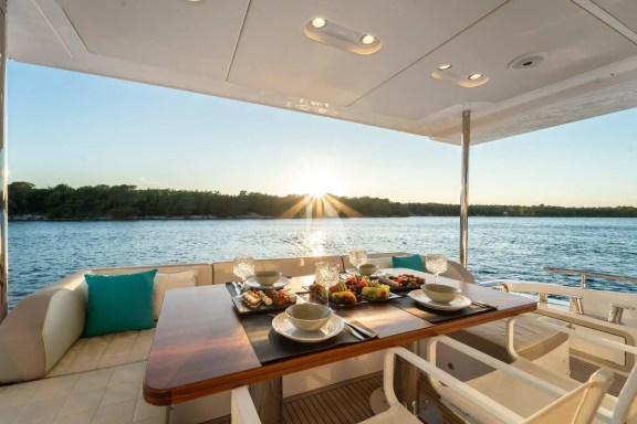 MINEIRA outdoor dining table