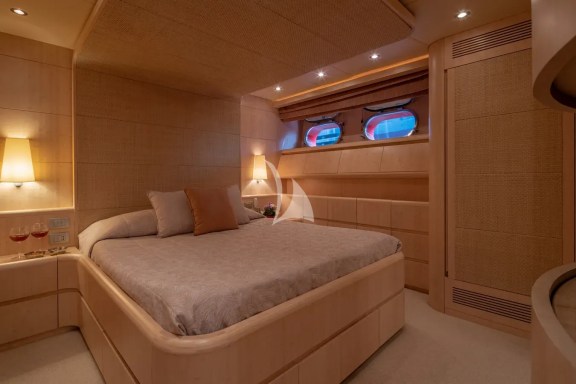 Double cabin