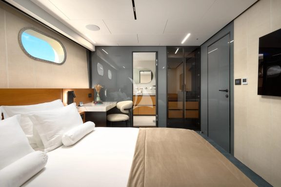 Image of MARALLURE yacht #37