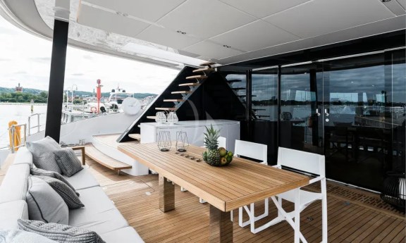 Aft lounge