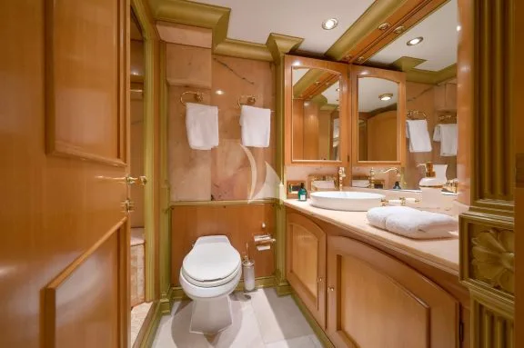 Interior double cabin bathroom