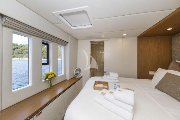Double cabin