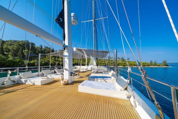 Image of NAVILUX yacht #5