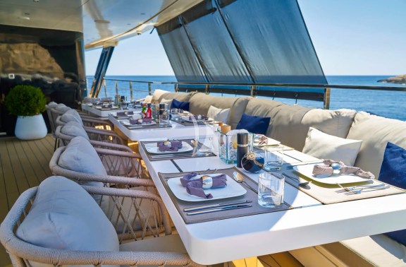 Upper Deck Dining