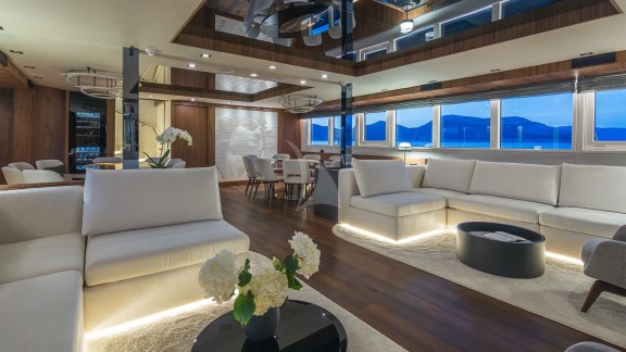 Image of BLACK SWAN yacht #6