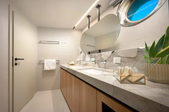 Master cabin en suite