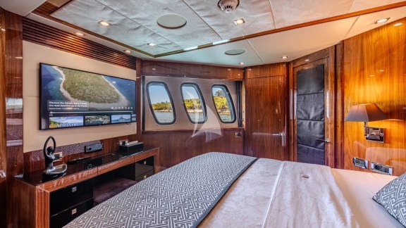 Arago Double cabin