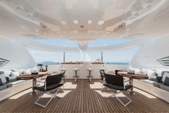 Sundeck seating and bar