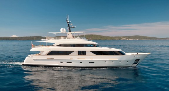 Image of ZULU 3 yacht #3