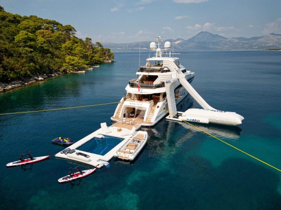 Image of MIRAGE IV yacht #10