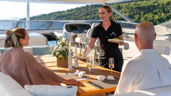 Arago Dining