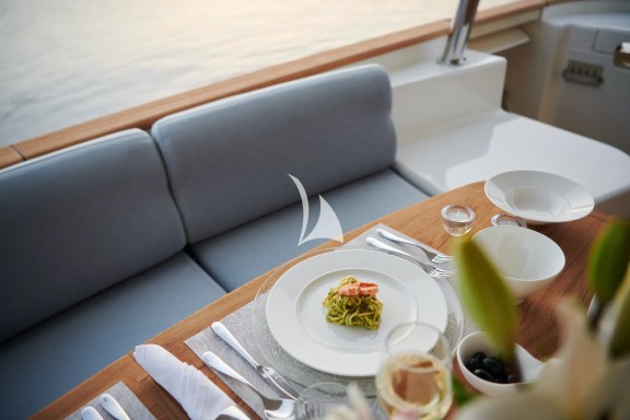 Friend's boat dining experience