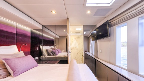 Double cabin