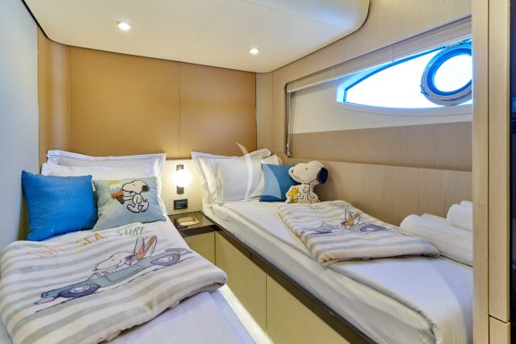 Twin cabin