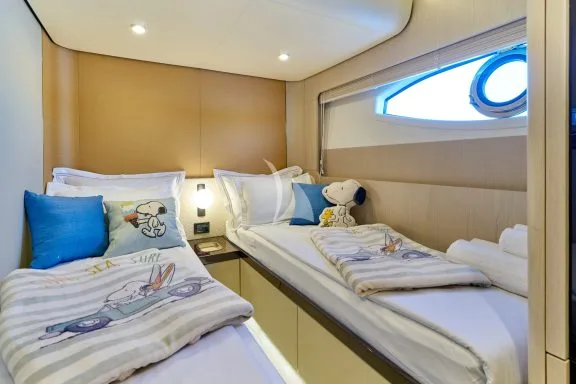 Twin cabin