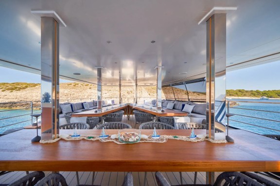 Exterior Dining