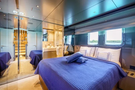 Double cabin