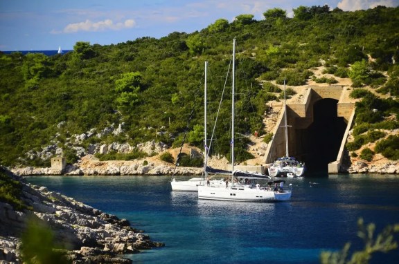 Vis military tunnels